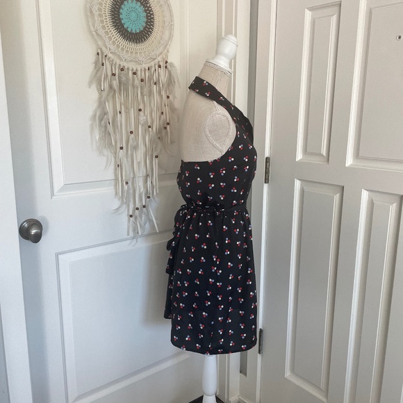 Charlotte Russe | NWT Made in USA Halter V-Neck Floral Mini Dress with Belt, S - Picture 7 of 15
